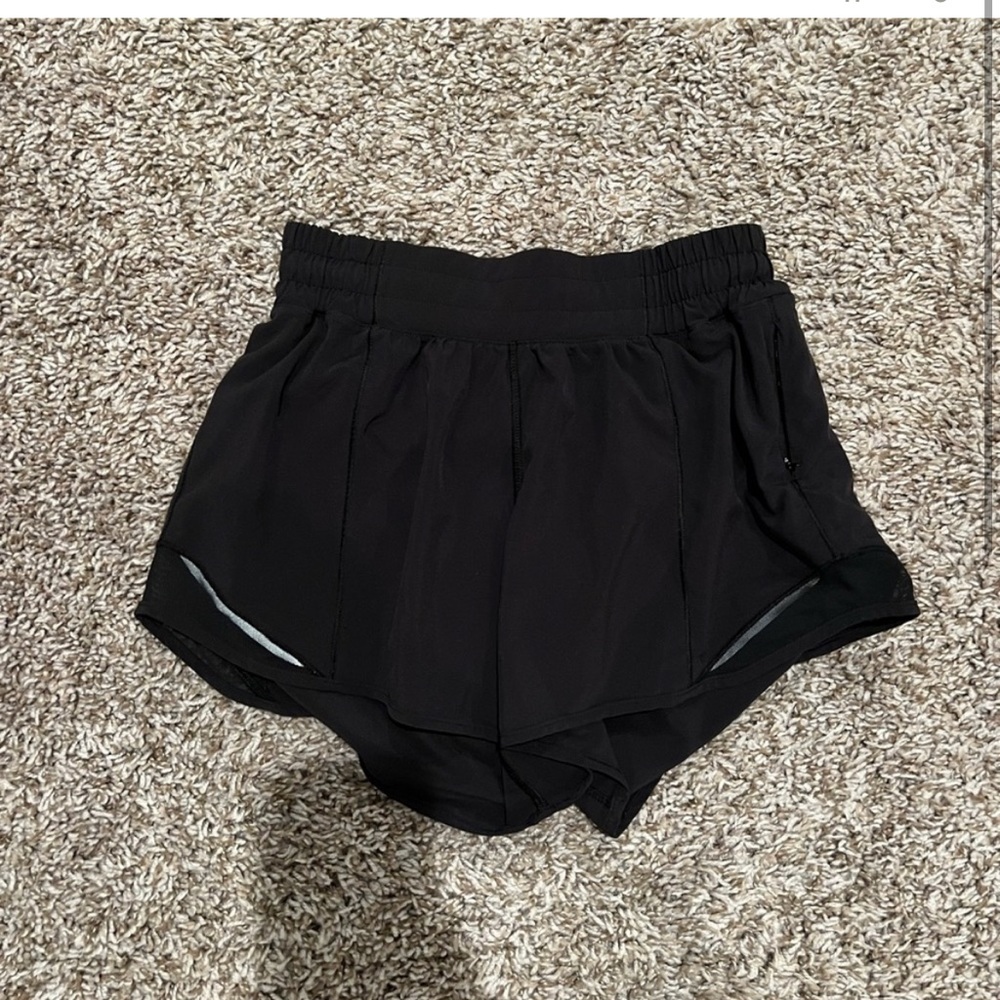 size 4 lululemon hotty hot shorts